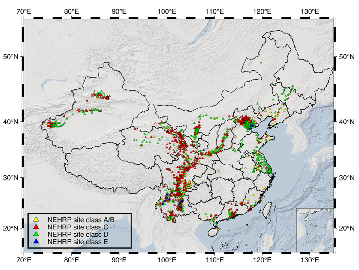 图2中国强震动平面型数据库(Flatfile)台站分布图